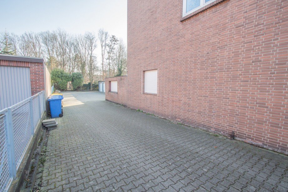 Einfahrt zum Garagenhof Mehrfamilienhaus Korschenbroich