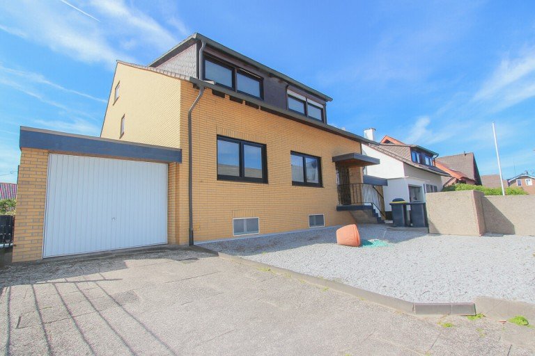 Die Au�enansicht Korschenbroich / Kleinenbroich Mehrfamilienhaus Attraktives Dreifamilienhaus in ruhiger Lage von Kleinenbroich