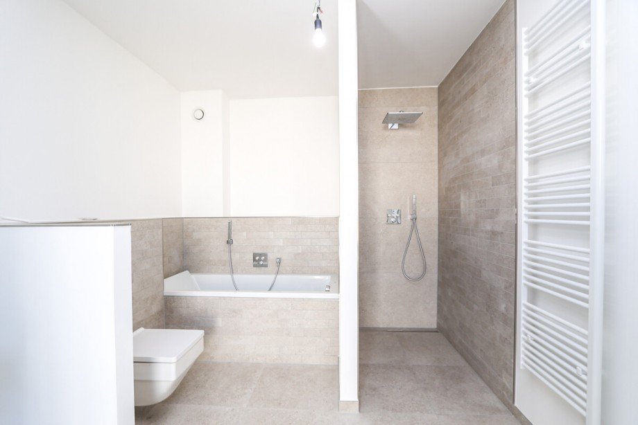Das Tageslichtbad en Suite 1. OG Einfamilienhaus M�nchengladbach