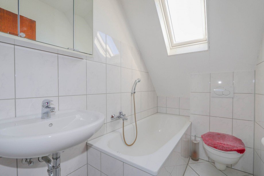 Das Badezimmer im OG Doppelhaush�lfte Kaarst