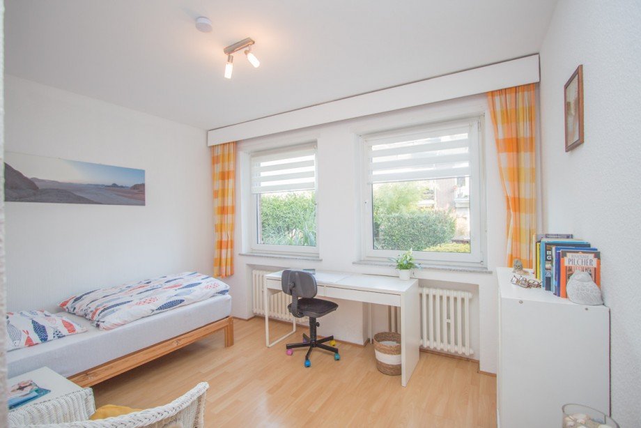 Kinder- / Arbeitszimmer im EG Zweifamilienhaus Neuss