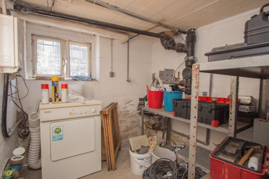 Kellerr�umlichkeiten Zweifamilienhaus Korschenbroich