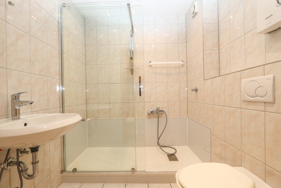 Das Badezimmer 1.OG Zweifamilienhaus Korschenbroich / Kleinenbroich