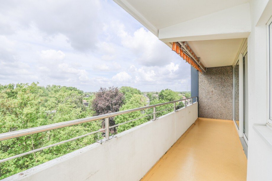 Der Balkon am Wohnzimmer Etagenwohnung Kaarst