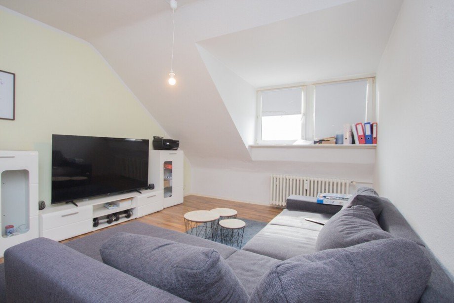 Das Wohnzimmer im DG Mehrfamilienhaus M�nchengladbach / M�nchengladbach-Neuwerk