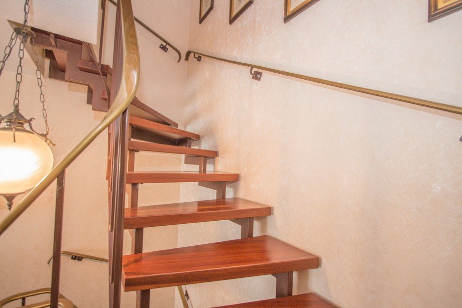 Der Treppenaufgang in das OG Doppelhaush�lfte Korschenbroich