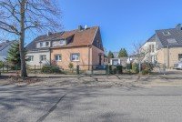 Bild (1220cb84ea615b394dd71c4ac8b8fa60): Doppelhaush�lfte mit gro�z�gigem Garten und viel Potenzial in attraktiver Wohnlage von Kaarst