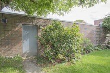Garagenzugang vom Garten Freistehendes Einfamilienhaus mit gro�em Garten und Garage in bevorzugter Wohnlage von Kleinenbroich