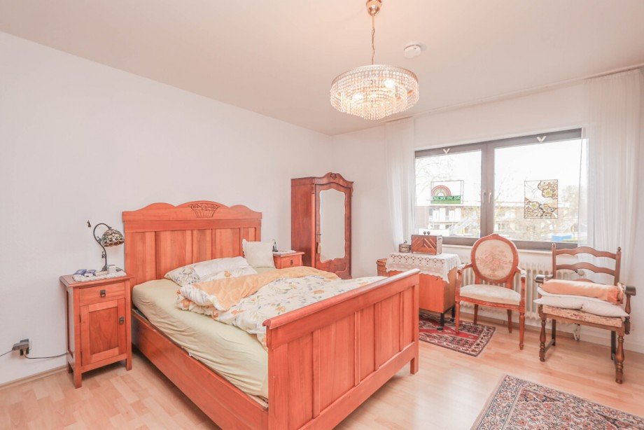Das Schlafzimmer im 1. OG Mehrfamilienhaus M�nchengladbach