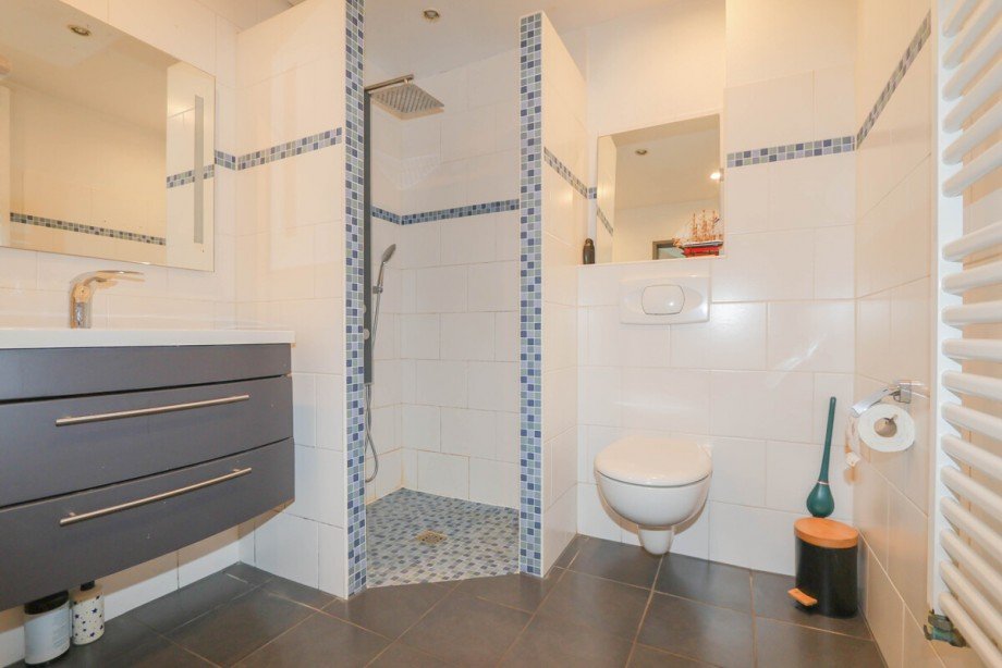 Das Badezimmer im Erdgeschoss Maisonettewohnung Korschenbroich / Kleinenbroich