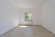 Hauptbild Renovierte 3-Zimmer-Wohnung mit großzügigem Wohnbereichin Mönchengladbach