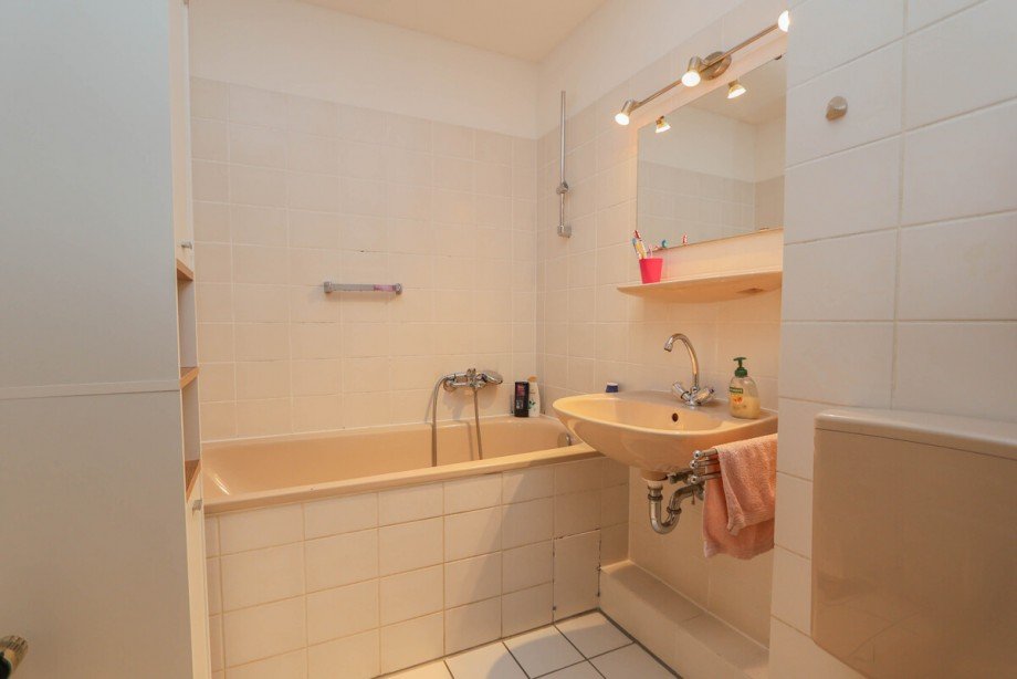 Das Badezimmer Dachgeschosswohnung M�nchengladbach