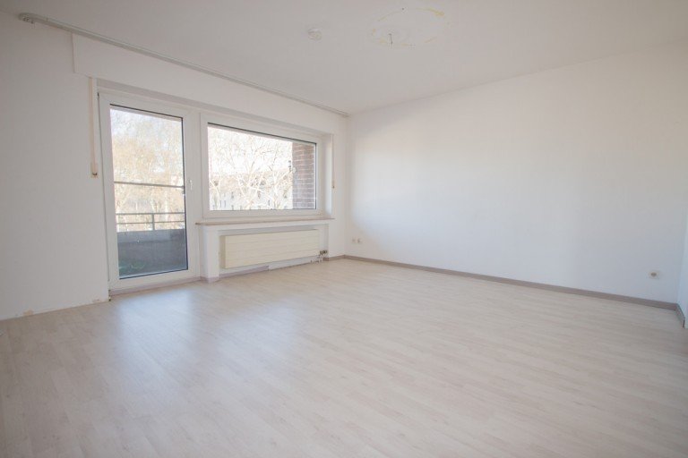 Wohn -/ Esszimmer M�nchengladbach / L�rrip Etagenwohnung Ger�umige drei-Zimmer-Wohnung in M�nchengladbach-L�rrip