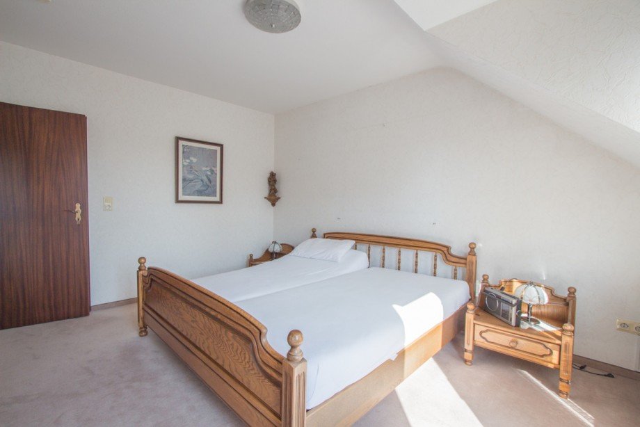 Schlafzimmer Doppelhaush�lfte Korschenbroich