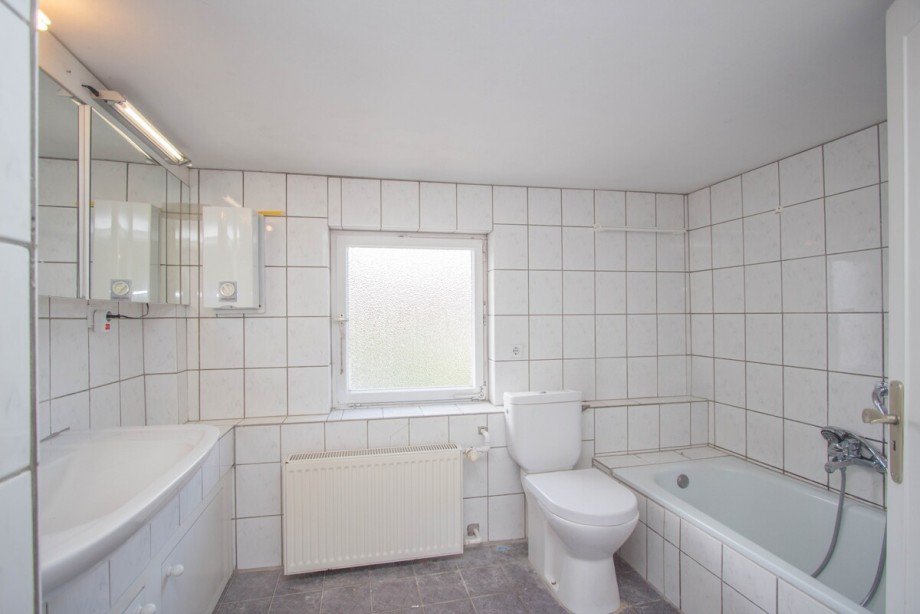 Das Badezimmer im OG Einfamilienhaus Korschenbroich / Steinforth