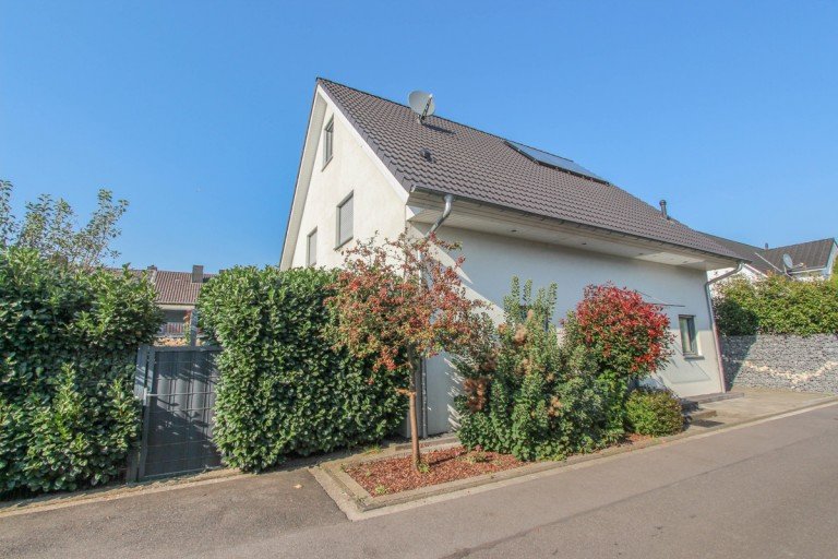 Au�enansicht Korschenbroich Einfamilienhaus Stilvolles und modernes Einfamilienhaus in gefragter und verkehrsberuhigter Lage von Kleinenbroich