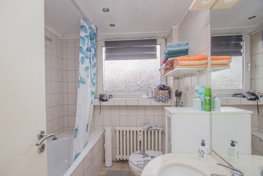 Das Badezimmer im OG Mehrfamilienhaus M�nchengladbach / M�nchengladbach-Neuwerk