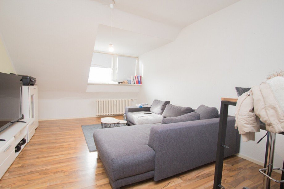 Das Wohnzimmer im DG Mehrfamilienhaus M�nchengladbach / M�nchengladbach-Neuwerk