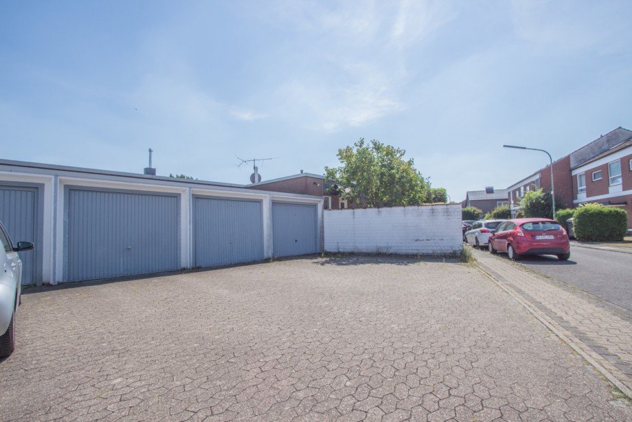 Garagenhof Einfamilienhaus Neuss / Hoisten