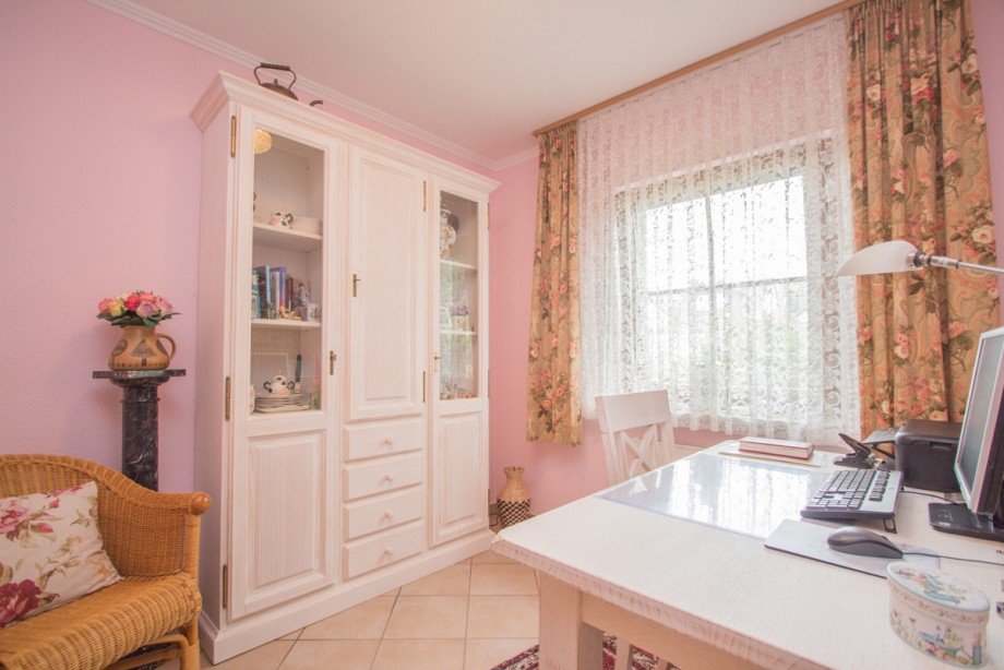 B�ro/Kinderzimmer EG Zweifamilienhaus Neuss