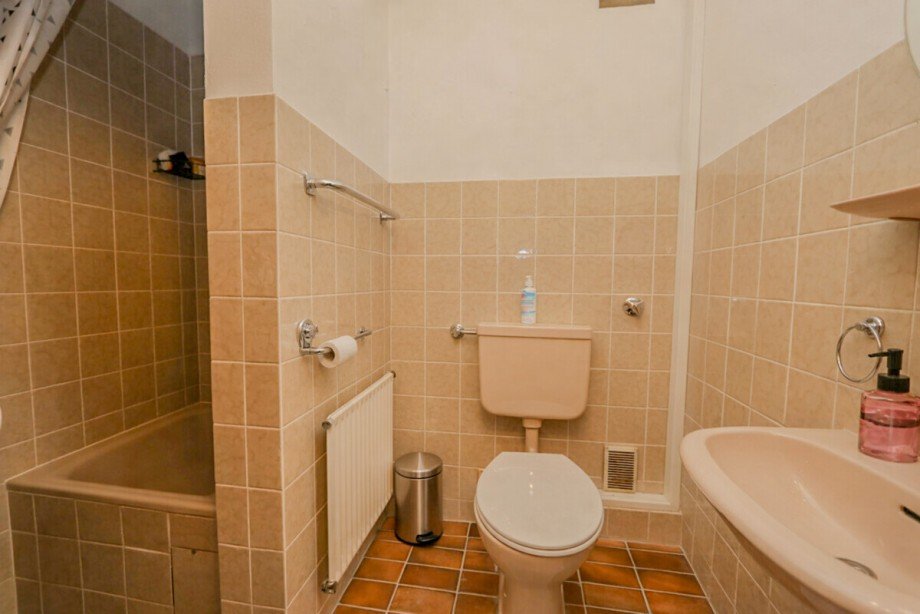 Das Badezimmer der Wohneinheit 2 Haus M�nchengladbach