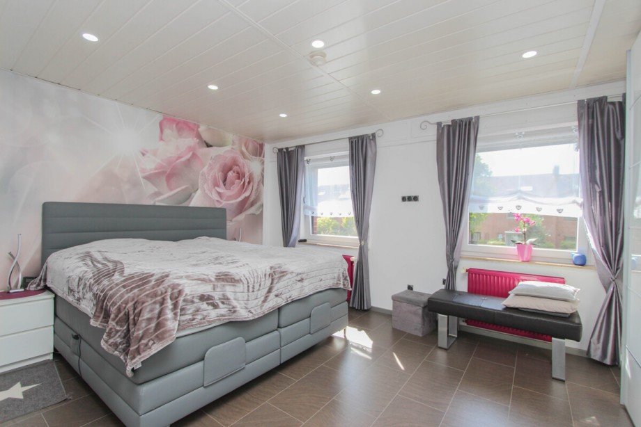 Das Schlafzimmer im OG Reihenmittelhaus Korschenbroich / Kleinenbroich