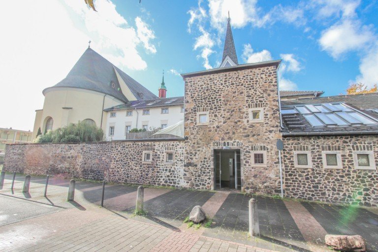 Au�enansicht Bonn / P�tzchen/Bechlinghoven Etagenwohnung Exklusives Wohnen im historischen Herzen von Bonn-P�tzchen:Charmante Eigentumswohnung mit Original-Architektur