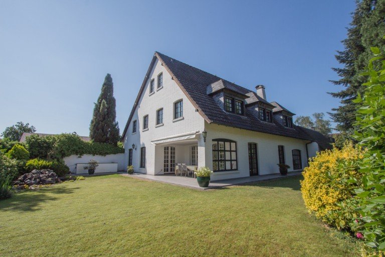 Gartenbereich Kempen Villa Zeitlose Eleganz in exklusiver Lage : Hochwertige Villa mit Einliegerwohnung und Doppelgarage in Kempen