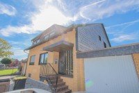 Bild (4da595d52a0926cbcfc4a16b89894a5e): Attraktives Dreifamilienhaus in ruhiger Lage von Kleinenbroich