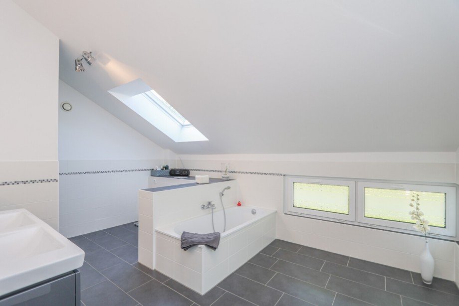 Das Badezimmer en Suite im OG Einfamilienhaus Korschenbroich / Pesch