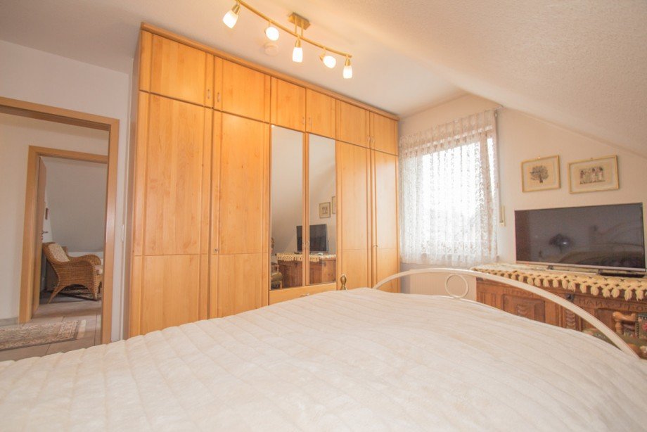 Schlafzimmer OG Zweifamilienhaus Neuss