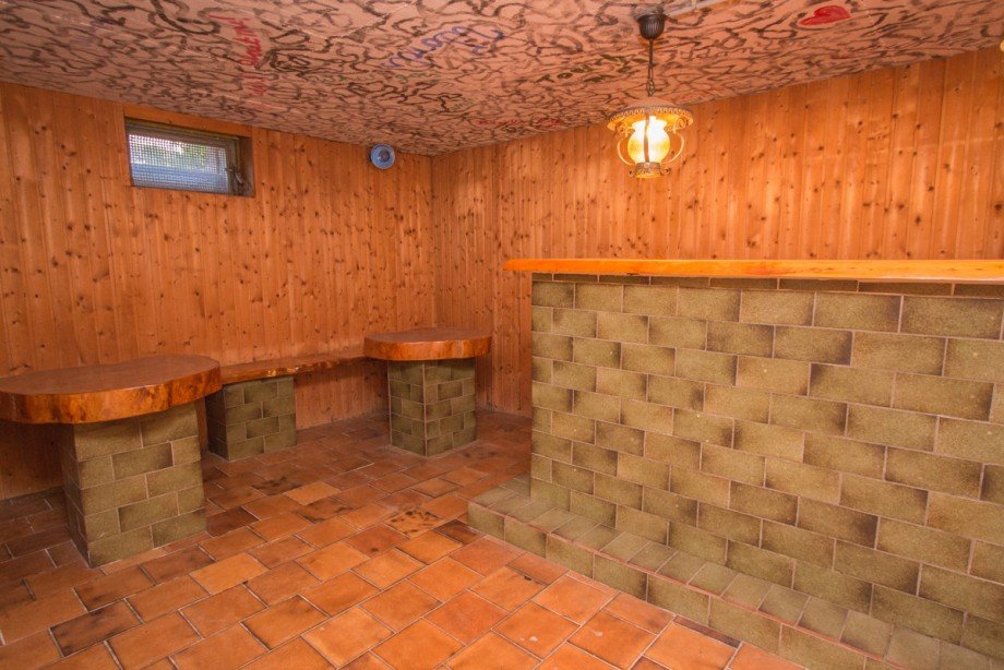 Bar im Keller Doppelhaush�lfte Korschenbroich