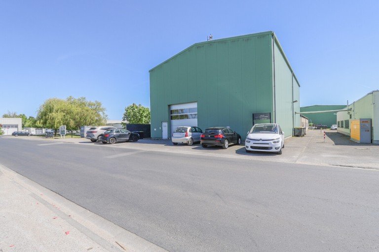 Die Au�enansicht Korschenbroich / Kleinenbroich Lager Gro�z�gige Halle im Gewerbegebiet von Korschenbroich-Kleinenbroich
