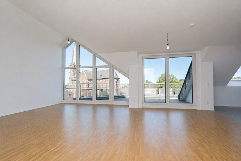 Der Wohnbereich Korschenbroich / Glehn Dachgeschosswohnung Sanierte, gro�z�gige und lichtdurchflutete Dachgeschosswohnung in Korschenbroich-Glehn