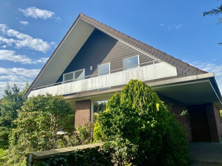 Au�enansicht Krefeld Einfamilienhaus Wohnen im Gr�nen: Charmantes Einfamilienhaus in Krefeld-Verberg zu vermieten