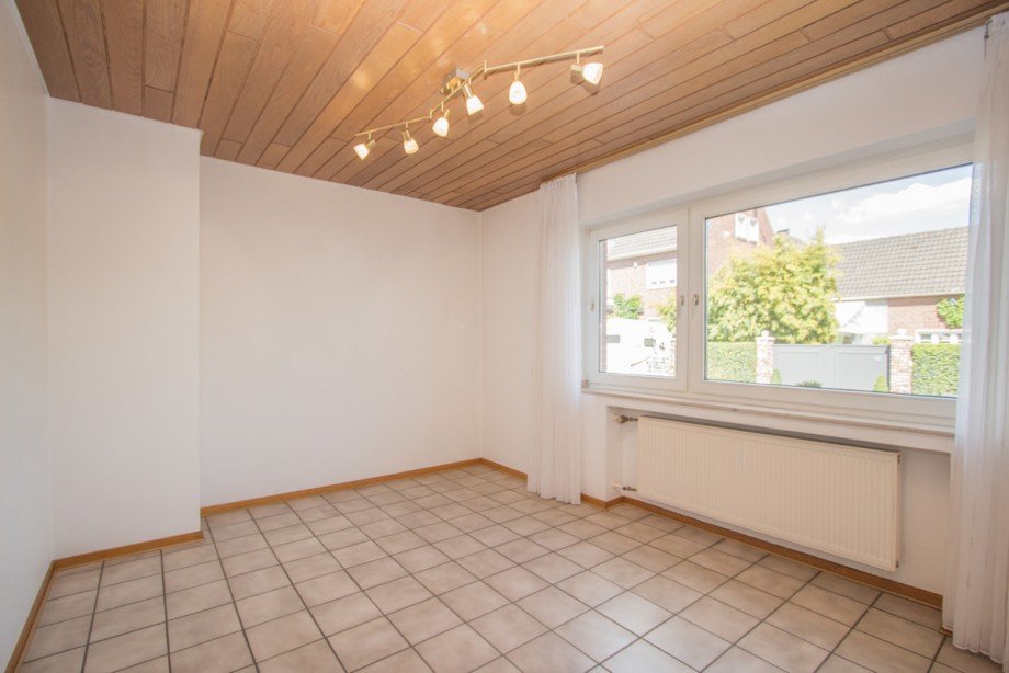 Das Kinderzimmer im Erdgeschoss Zweifamilienhaus Korschenbroich