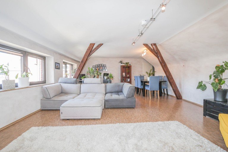 Hauptbild: Gepflegte Maisonettewohnung mit Balkon, Gartenanteil und Stellplatz in ruhiger Wohnlage in Kleinenbroich