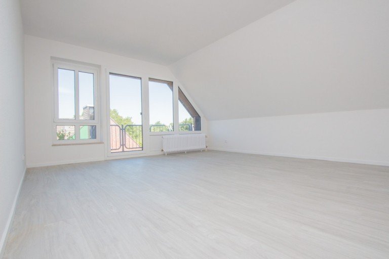 Wohnzimmer Korschenbroich / Kleinenbroich Dachgeschosswohnung Helle Dachgeschosswohnung mit Balkon im Ortskern von Kleinenbroich