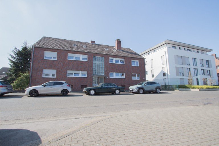 Die Au�enansicht Korschenbroich / Kleinenbroich Dachgeschosswohnung Charmante Dachgeschosswohnung in zentraler Lage von Kleinenbroich