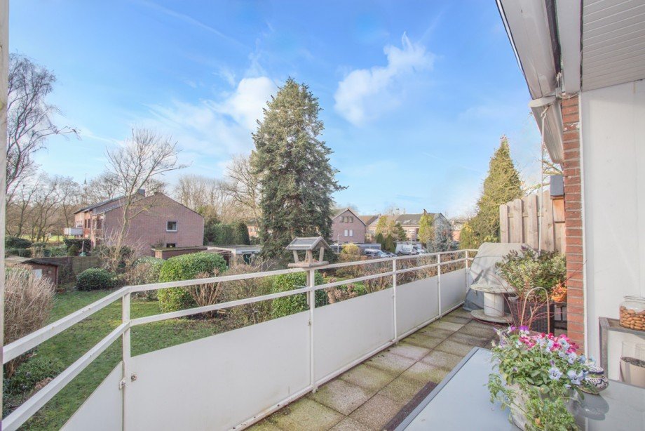 Balkon im OG Zweifamilienhaus Neuss