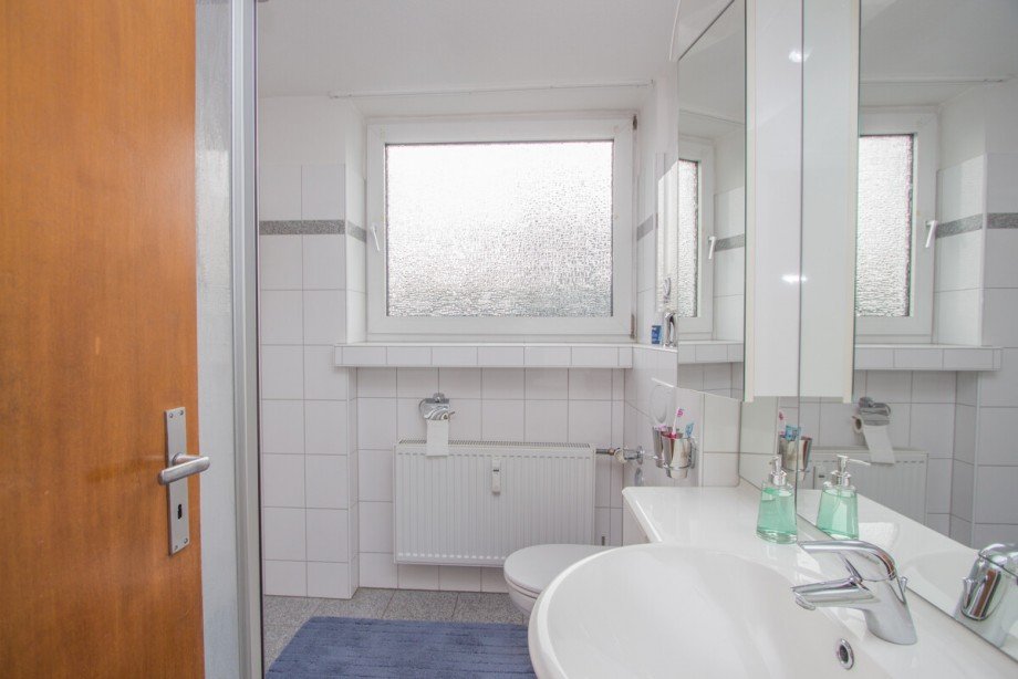 Das Badezimmer im EG Mehrfamilienhaus M�nchengladbach / M�nchengladbach-Neuwerk