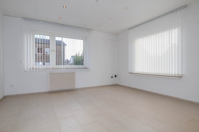 Das Wohnzimmer Kaarst Erdgeschosswohnung Charmante Erdgeschosswohnung mit Terrasse in angenehmer Wohnlage