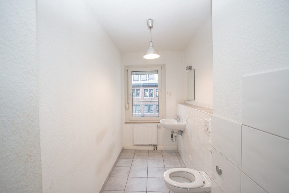 Das Badezimmer der Wohneinheit 4 Haus M�nchengladbach