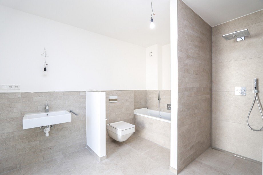 Das Tageslichtbad en Suite 1. OG Einfamilienhaus M�nchengladbach