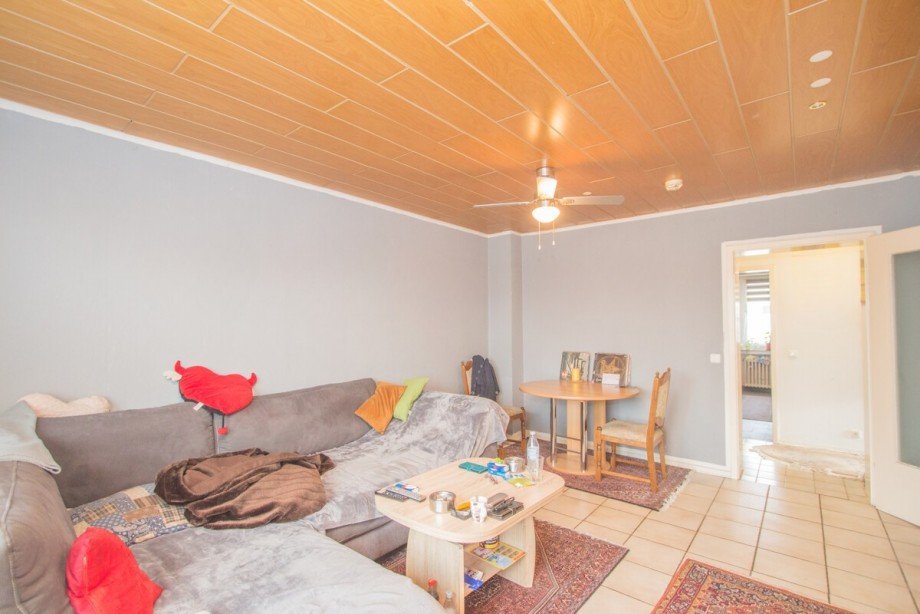 Das Wohnzimmer im OG Mehrfamilienhaus M�nchengladbach / M�nchengladbach-Neuwerk