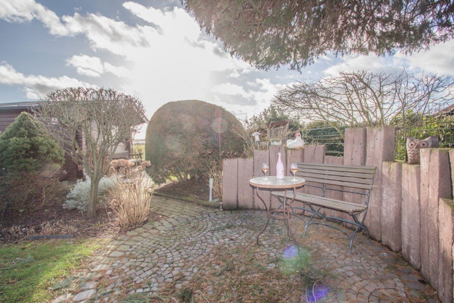 Die Sitzm�glichkeit im Garten Doppelhaush�lfte M�nchengladbach