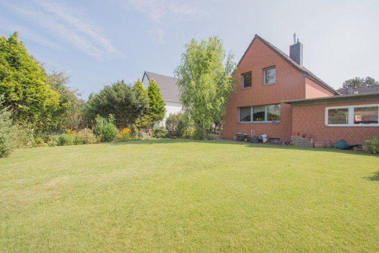Garten K�ln Einfamilienhaus Freistehendes, zeitloses Einfamilienhaus mit gro�em Garten und Garage in begehrter Lage von K�ln-Flittard