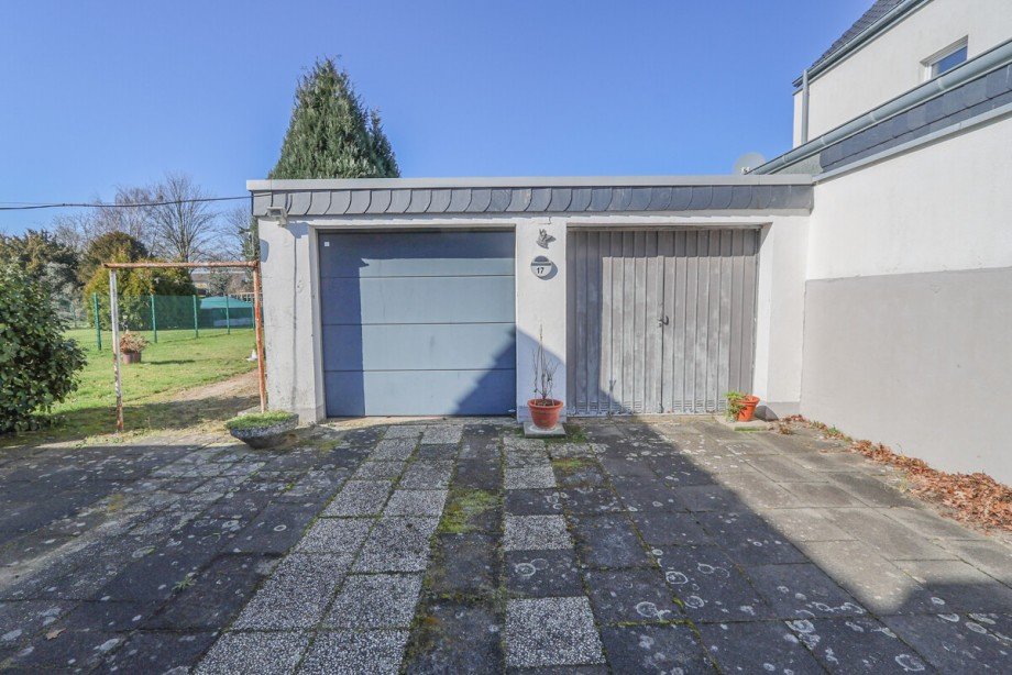 Die Garagen Doppelhaush�lfte Kaarst