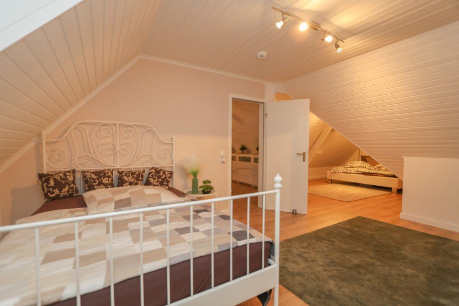 Das Schlafzimmer 2. Etage Maisonettewohnung M�nchengladbach