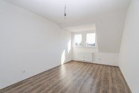 Bild (89f1543ae1034e073af457f976b3f01d): Charmante Maisonettewohnung mit modernem Wohnkomfort, Balkon und Garage in Glehn